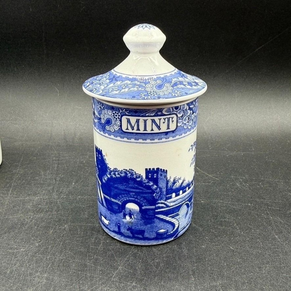Spode Blue Room Collection MINT Castle 4.25" Herb /Spice Jar w/ Lid, England